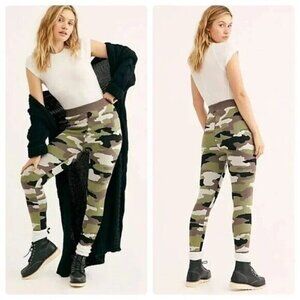 Free People Cozy Camo Knit Sweater Leggings Women’s Size L High Rise Lounge Wear